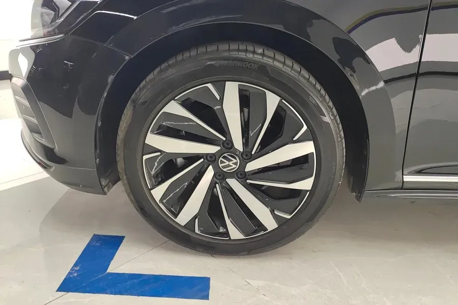 2025 Volkswagen Passat 2.0T 186HP L4 7DCT,autocango,china used car exporter,china ev exporter,chinese used car exporter,chinese used ev exporter