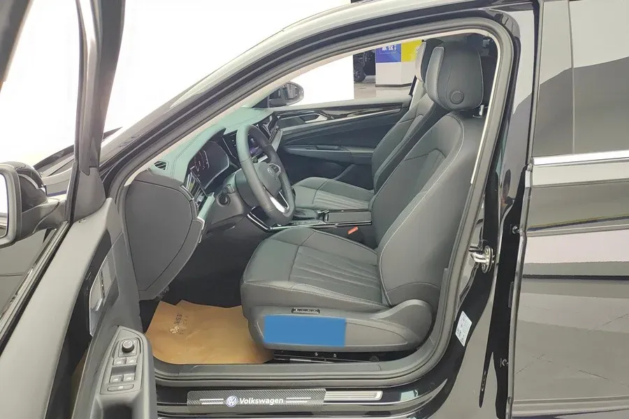 2025 Volkswagen Passat 2.0T 186HP L4 7DCT,autocango,china used car exporter,china ev exporter,chinese used car exporter,chinese used ev exporter