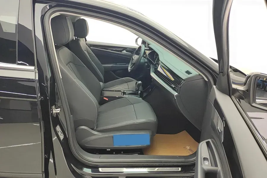 2025 Volkswagen Passat 2.0T 186HP L4 7DCT,autocango,china used car exporter,china ev exporter,chinese used car exporter,chinese used ev exporter