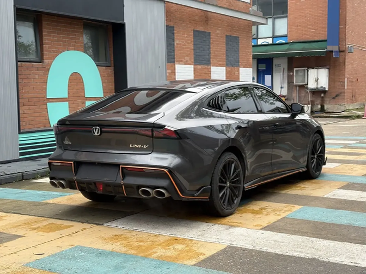 2022 ChangAn UNI-V 1.5T 188HP L4 7DCT,autocango,china used car exporter,china ev exporter,chinese used car exporter,chinese used ev exporter