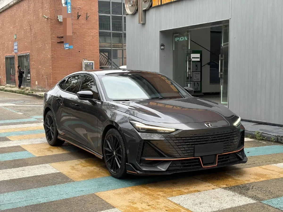 2022 ChangAn UNI-V 1.5T 188HP L4 7DCT,autocango,china used car exporter,china ev exporter,chinese used car exporter,chinese used ev exporter