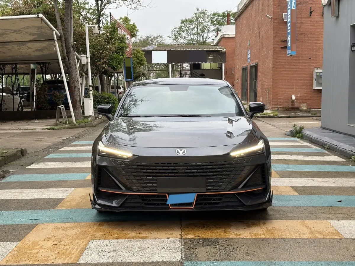 2022 ChangAn UNI-V 1.5T 188HP L4 7DCT,autocango,china used car exporter,china ev exporter,chinese used car exporter,chinese used ev exporter