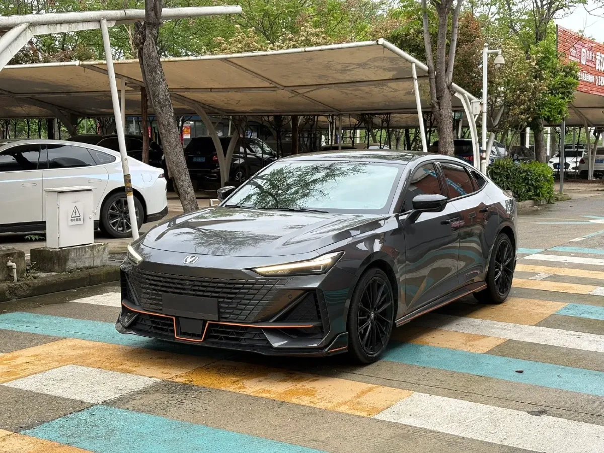 2022 ChangAn UNI-V 1.5T 188HP L4 7DCT,autocango,china used car exporter,china ev exporter,chinese used car exporter,chinese used ev exporter