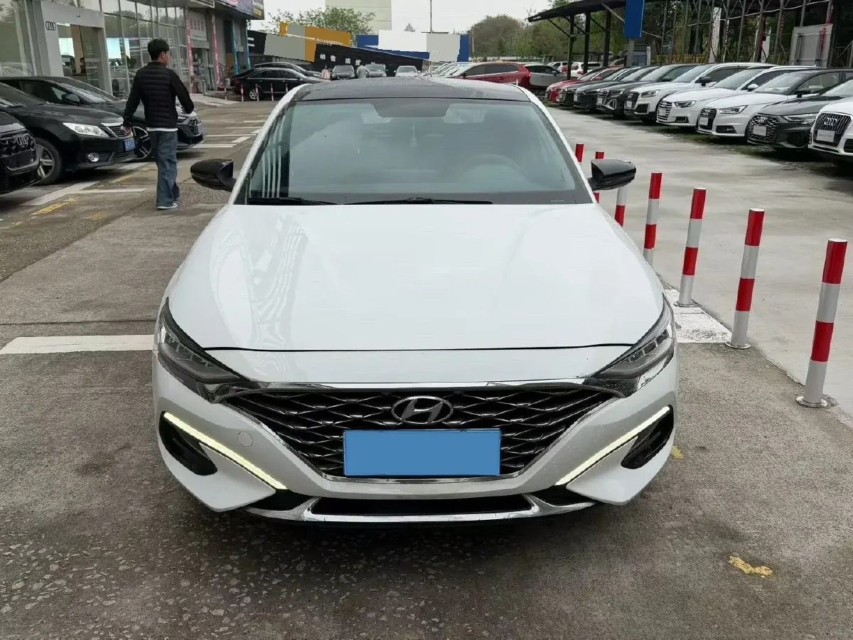 2019 Hyundai La Festa 1.6T 190HP L4 7DCT,autocango,china used car exporter,china ev exporter,chinese used car exporter,chinese used ev exporter