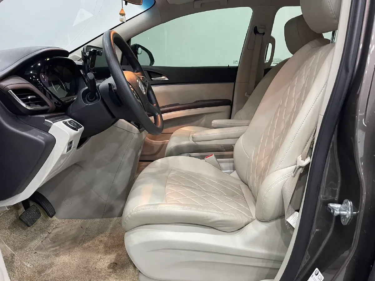 2023 Buick GL8 2.0T 237HP L4 9AT,autocango,china used car exporter,china ev exporter,chinese used car exporter,chinese used ev exporter