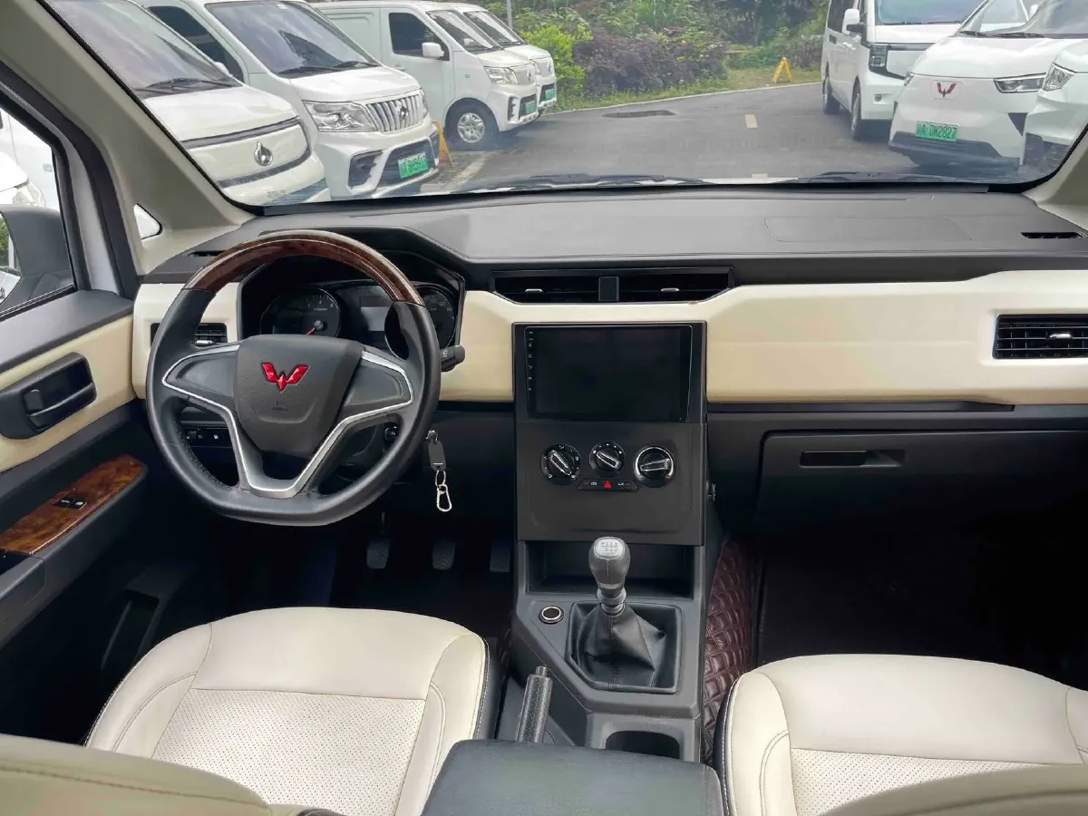 2021 WuLing ZhengChen 1.5T 147HP L4 6MT,autocango,china used car exporter,china ev exporter,chinese used car exporter,chinese used ev exporter