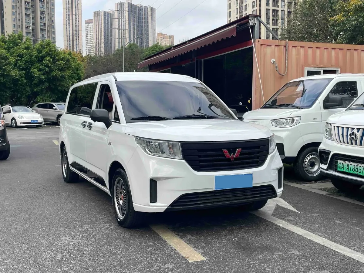 2021 WuLing ZhengChen 1.5T 147HP L4 6MT,autocango,china used car exporter,china ev exporter,chinese used car exporter,chinese used ev exporter