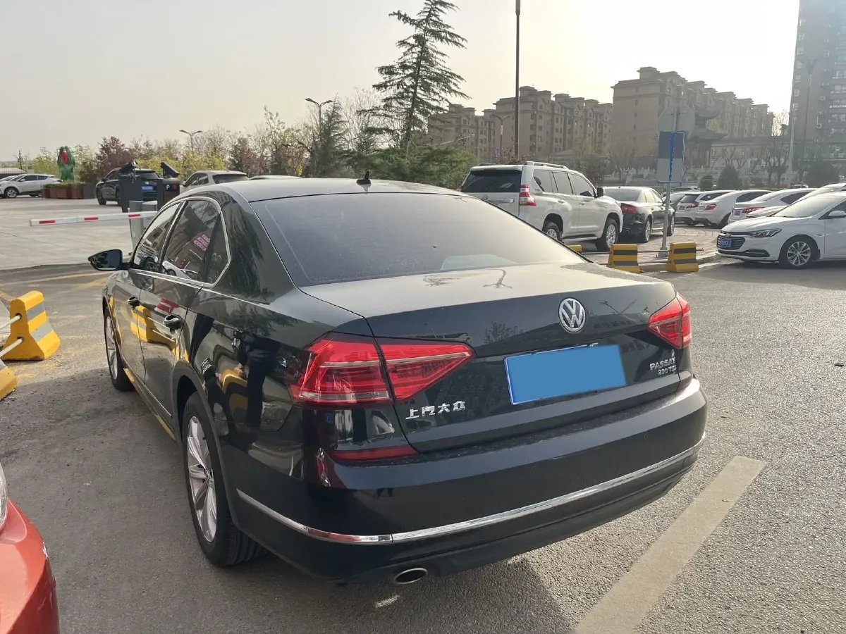 2017 Volkswagen Passat 1.8T 180HP L4 7DCT,autocango,china used car exporter,china ev exporter,chinese used car exporter,chinese used ev exporter