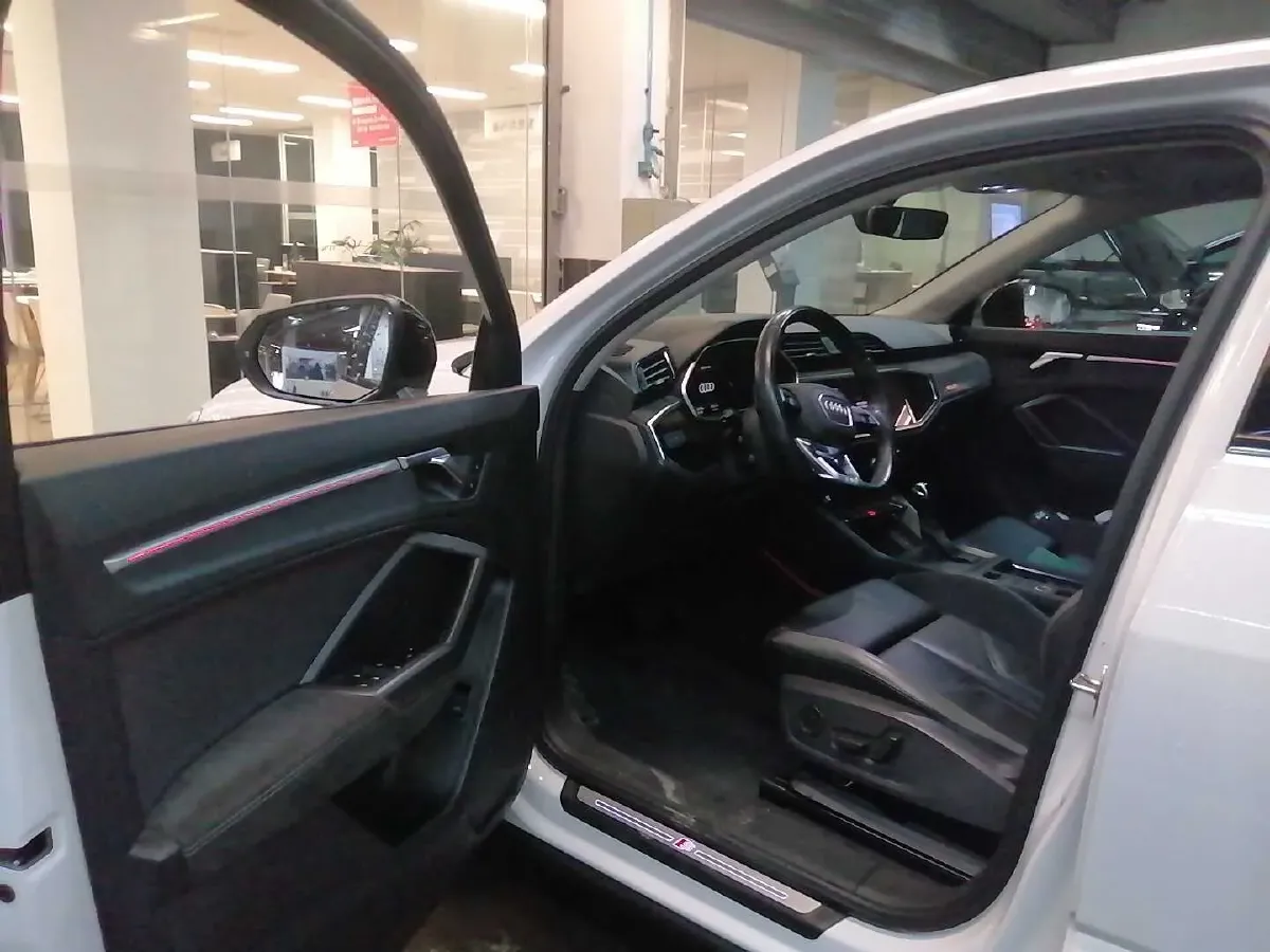 2023 Audi Q3 Sportback 2.0T 186HP L4 7DCT,autocango,china used car exporter,china ev exporter,chinese used car exporter,chinese used ev exporter