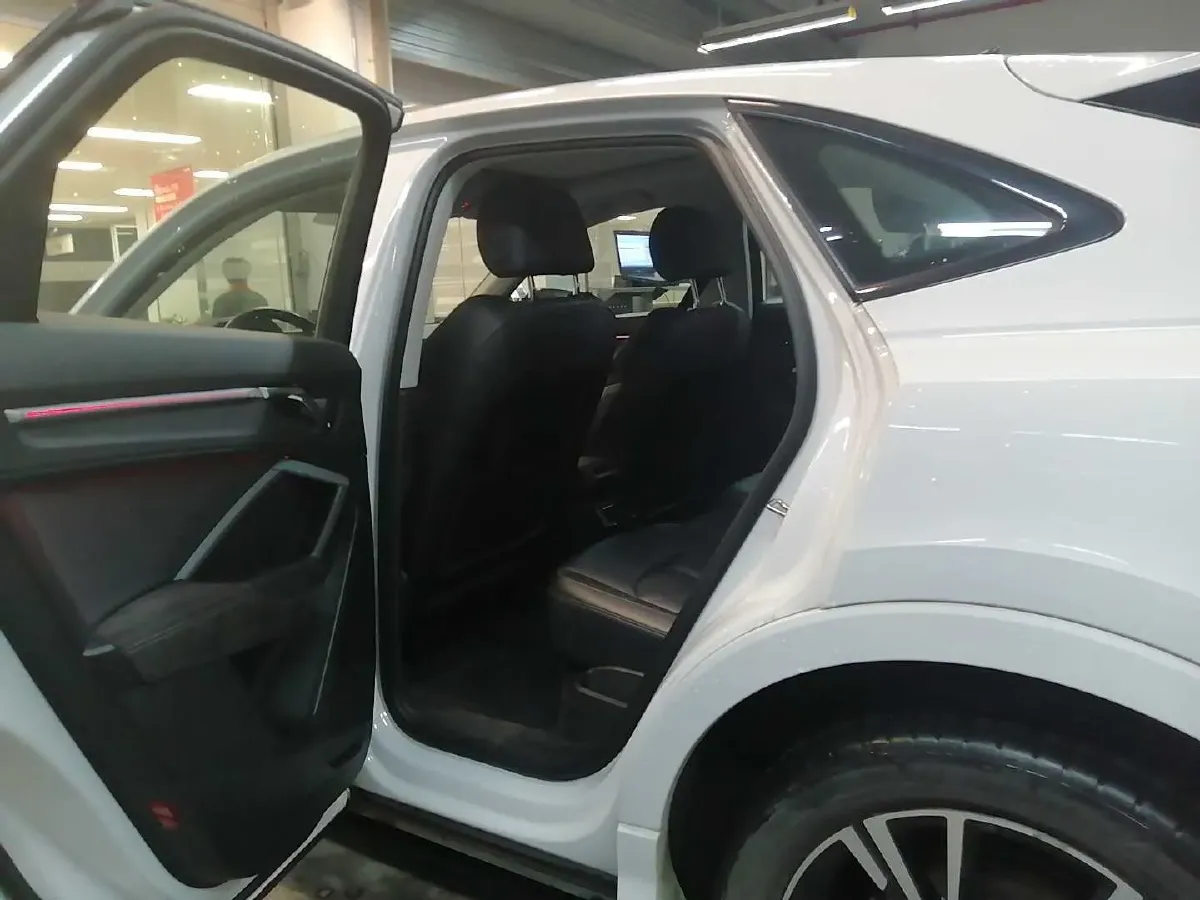 2023 Audi Q3 Sportback 2.0T 186HP L4 7DCT,autocango,china used car exporter,china ev exporter,chinese used car exporter,chinese used ev exporter