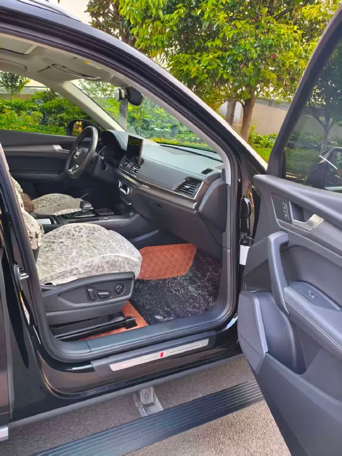 2022 Audi Q5L 2.0T 190HP L4 7DCT,autocango,china used car exporter,china ev exporter,chinese used car exporter,chinese used ev exporter