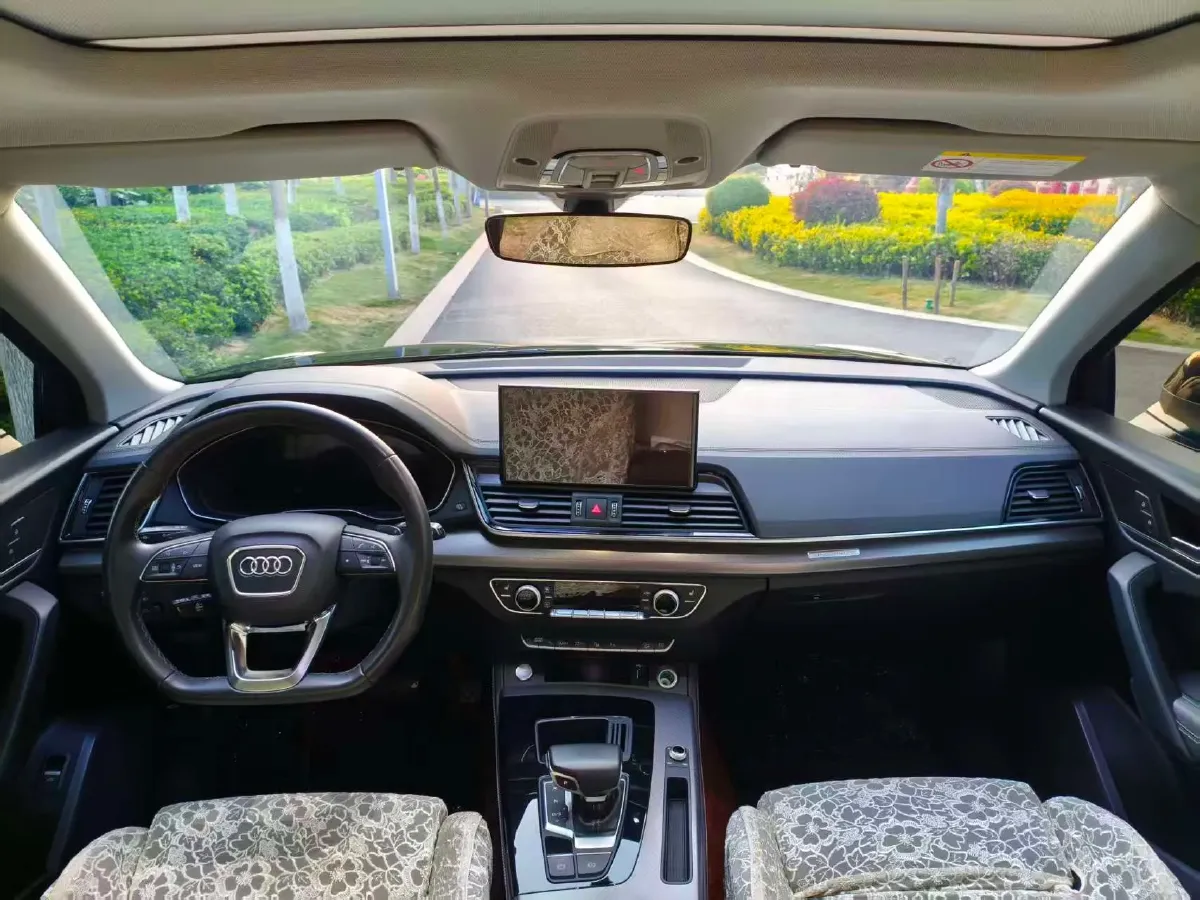 2022 Audi Q5L 2.0T 190HP L4 7DCT,autocango,china used car exporter,china ev exporter,chinese used car exporter,chinese used ev exporter