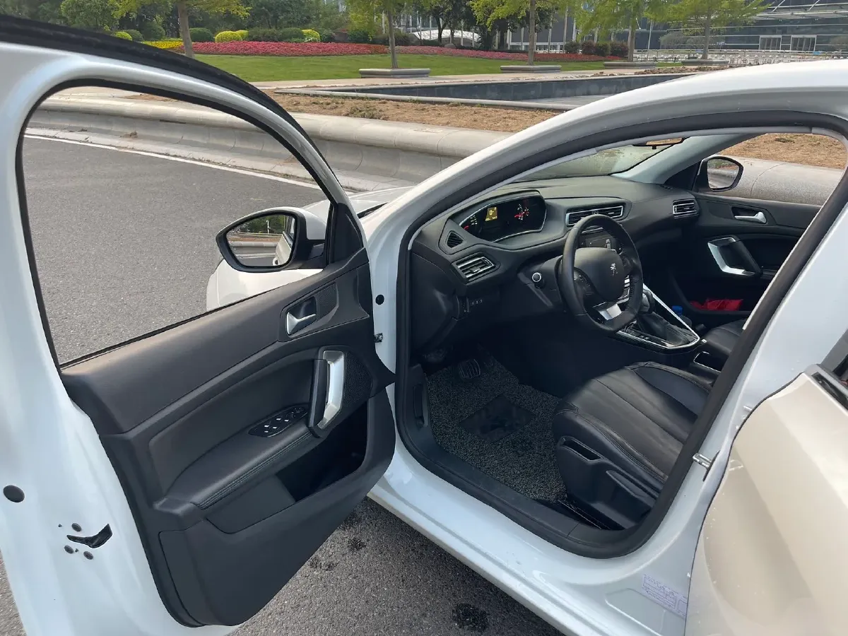 2018 Peugeot 308 1.6L 117HP L4 6AT,autocango,china used car exporter,china ev exporter,chinese used car exporter,chinese used ev exporter