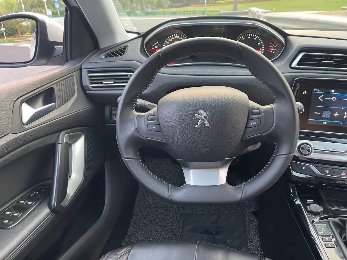 2018 Peugeot 308 1.6L 117HP L4 6AT,autocango,china used car exporter,china ev exporter,chinese used car exporter,chinese used ev exporter