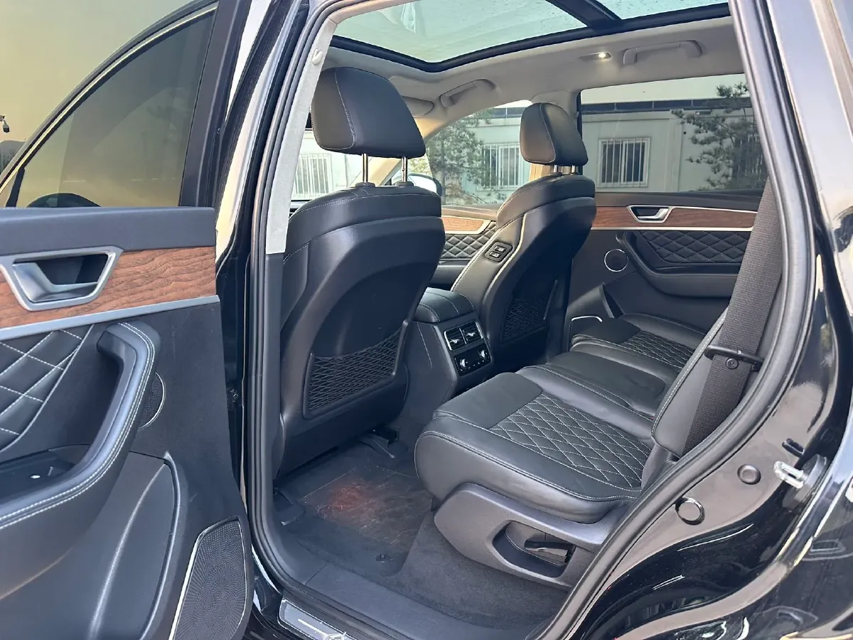 2019 HongQi HS7 3.0T 337HP V6 8AT,autocango,china used car exporter,china ev exporter,chinese used car exporter,chinese used ev exporter