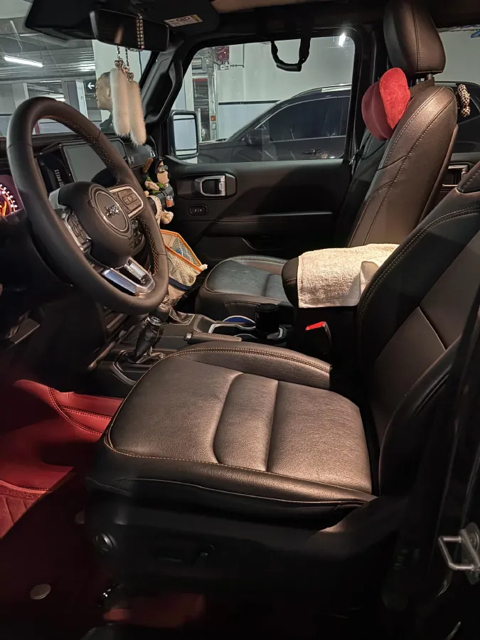 2024 Jeep Wrangler 2.0T 266HP L4 8AT,autocango,china used car exporter,china ev exporter,chinese used car exporter,chinese used ev exporter