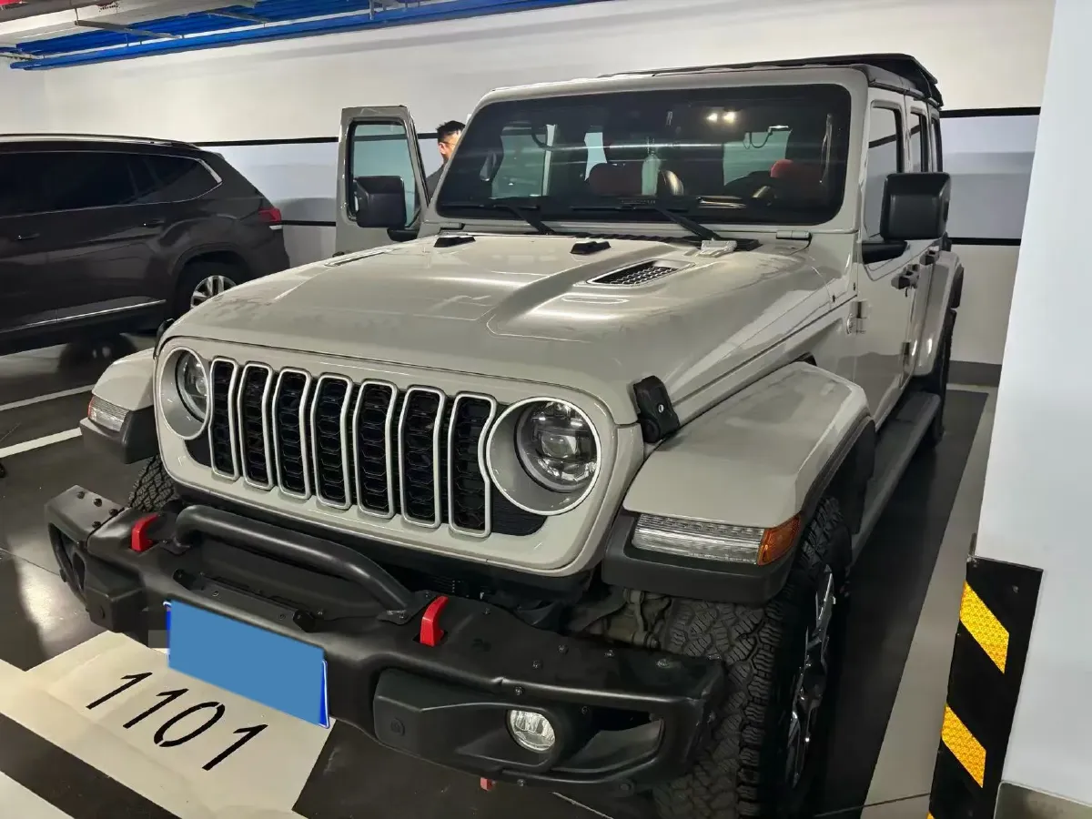 2024 Jeep Wrangler 2.0T 266HP L4 8AT,autocango,china used car exporter,china ev exporter,chinese used car exporter,chinese used ev exporter