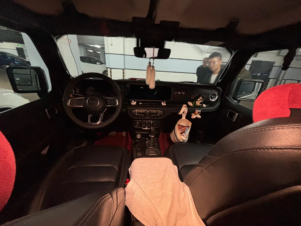 2024 Jeep Wrangler 2.0T 266HP L4 8AT,autocango,china used car exporter,china ev exporter,chinese used car exporter,chinese used ev exporter