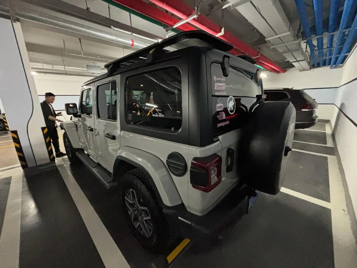 2024 Jeep Wrangler 2.0T 266HP L4 8AT,autocango,china used car exporter,china ev exporter,chinese used car exporter,chinese used ev exporter