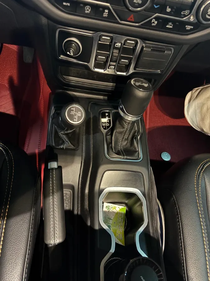 2024 Jeep Wrangler 2.0T 266HP L4 8AT,autocango,china used car exporter,china ev exporter,chinese used car exporter,chinese used ev exporter