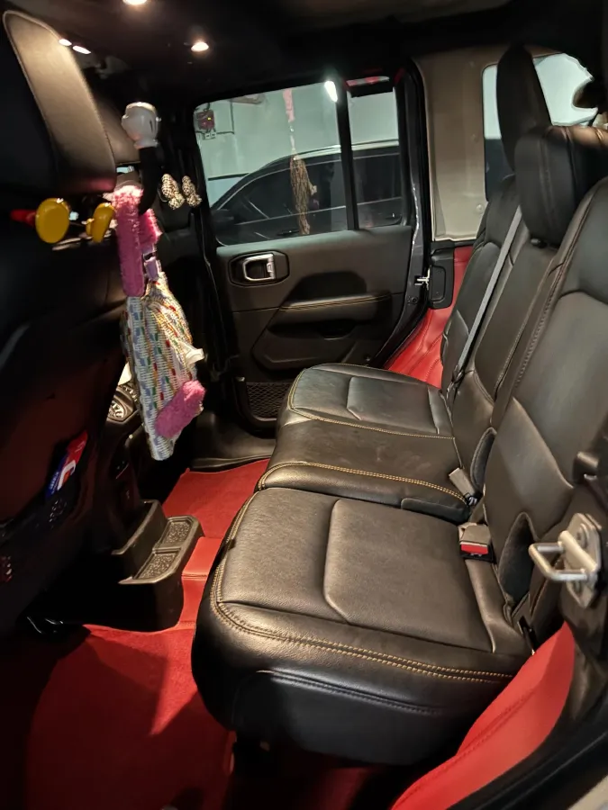 2024 Jeep Wrangler 2.0T 266HP L4 8AT,autocango,china used car exporter,china ev exporter,chinese used car exporter,chinese used ev exporter