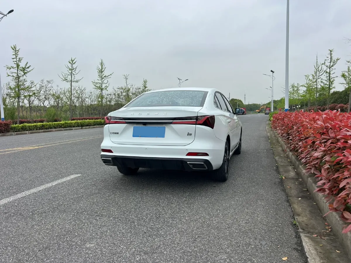 2023 Roewe i5 1.5L 129HP L4 CVT,autocango,china used car exporter,china ev exporter,chinese used car exporter,chinese used ev exporter