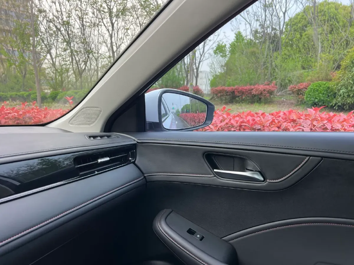 2023 Roewe i5 1.5L 129HP L4 CVT,autocango,china used car exporter,china ev exporter,chinese used car exporter,chinese used ev exporter