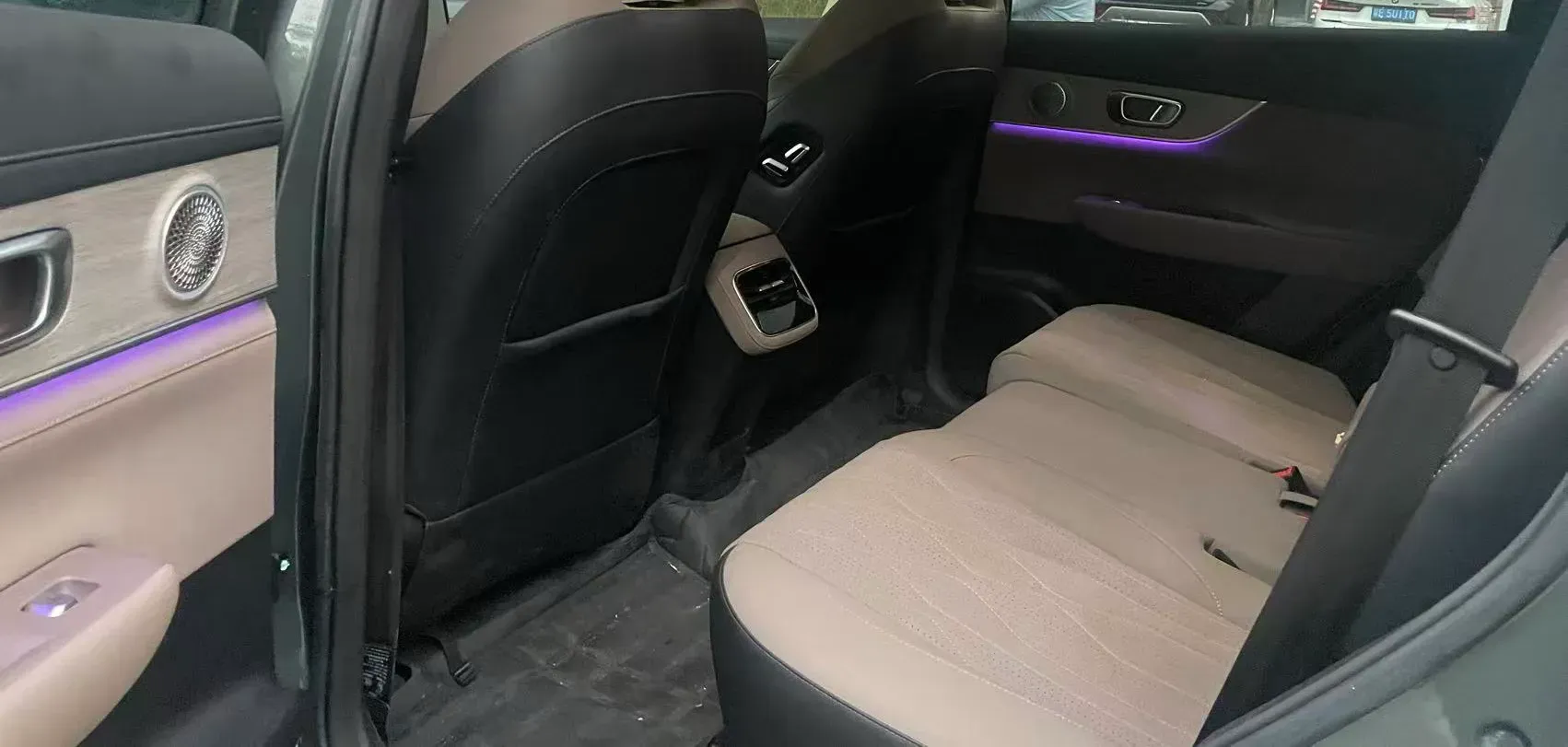 2025 Chery Tiggo 8 Plus 1.6T 197HP L4 7DCT,autocango,china used car exporter,china ev exporter,chinese used car exporter,chinese used ev exporter