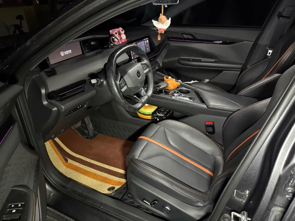 2024 ChangAn UNI-V 1.5T 188HP L4 7DCT,autocango,china used car exporter,china ev exporter,chinese used car exporter,chinese used ev exporter