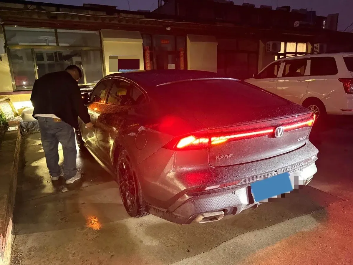 2024 ChangAn UNI-V 1.5T 188HP L4 7DCT,autocango,china used car exporter,china ev exporter,chinese used car exporter,chinese used ev exporter