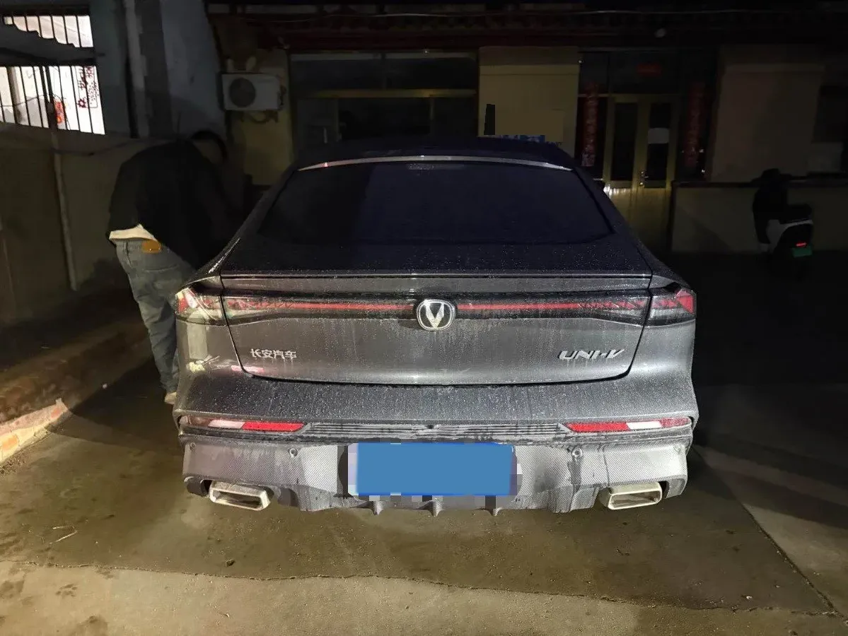 2024 ChangAn UNI-V 1.5T 188HP L4 7DCT,autocango,china used car exporter,china ev exporter,chinese used car exporter,chinese used ev exporter