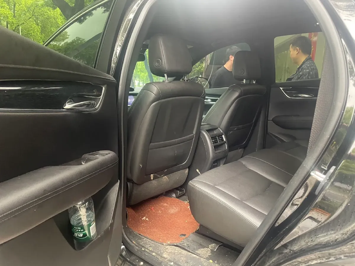 2023 Cadillac XT5 2.0T 237HP L4 9AT,autocango,china used car exporter,china ev exporter,chinese used car exporter,chinese used ev exporter