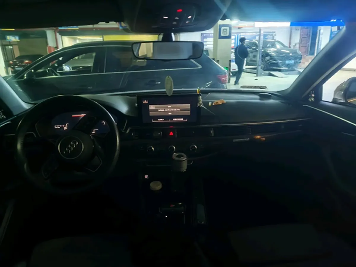 2020 Audi A4L 2.0T 150HP L4 7DCT,autocango,china used car exporter,china ev exporter,chinese used car exporter,chinese used ev exporter