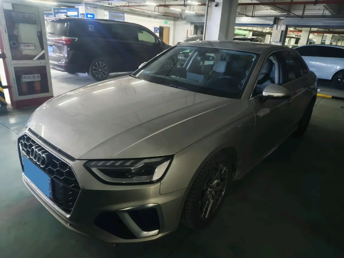 2020 Audi A4L 2.0T 150HP L4 7DCT,autocango,china used car exporter,china ev exporter,chinese used car exporter,chinese used ev exporter