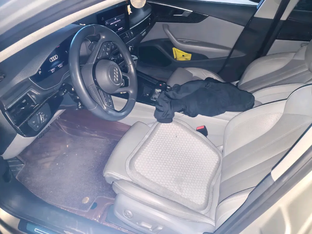 2020 Audi A4L 2.0T 150HP L4 7DCT,autocango,china used car exporter,china ev exporter,chinese used car exporter,chinese used ev exporter