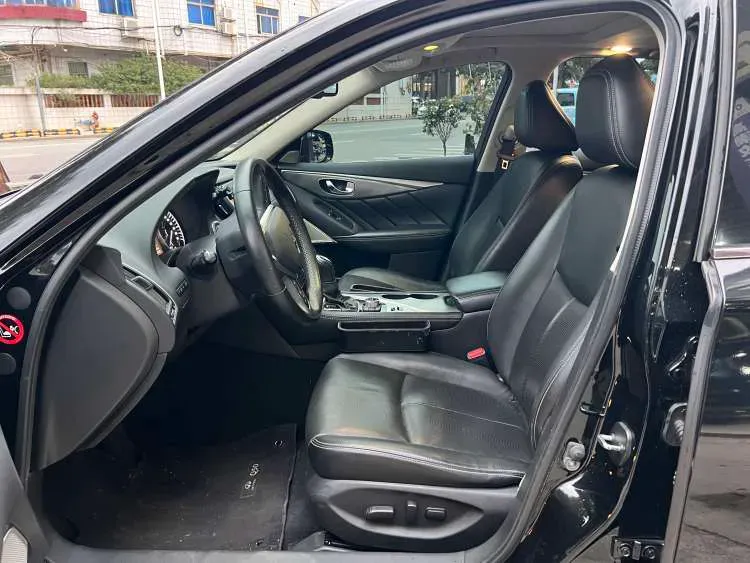 2018 Jeep Grand Commander 2.0T 265HP L4 9AT,autocango,china used car exporter,china ev exporter,chinese used car exporter,chinese used ev exporter