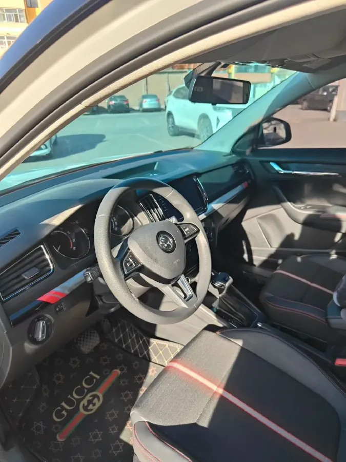 2021 Skoda Kamiq 1.2T 116HP L4 7DCT,autocango,china used car exporter,china ev exporter,chinese used car exporter,chinese used ev exporter