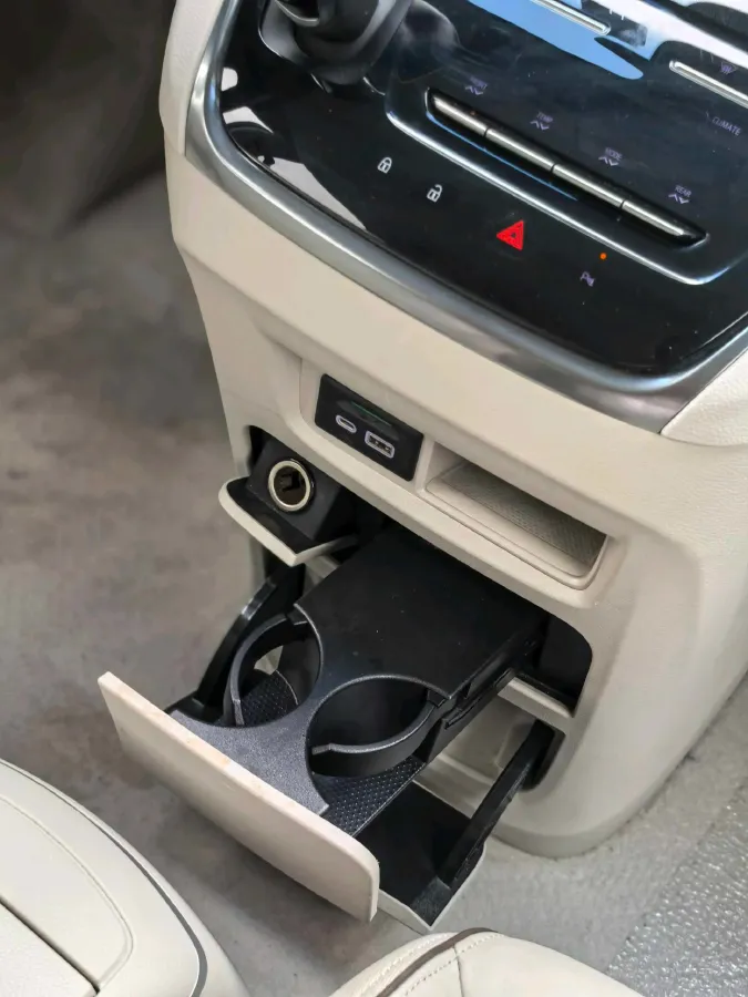 2022 Buick GL8 2.0T 237HP L4 9AT,autocango,china used car exporter,china ev exporter,chinese used car exporter,chinese used ev exporter