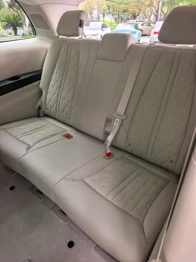 2022 Buick GL8 2.0T 237HP L4 9AT,autocango,china used car exporter,china ev exporter,chinese used car exporter,chinese used ev exporter