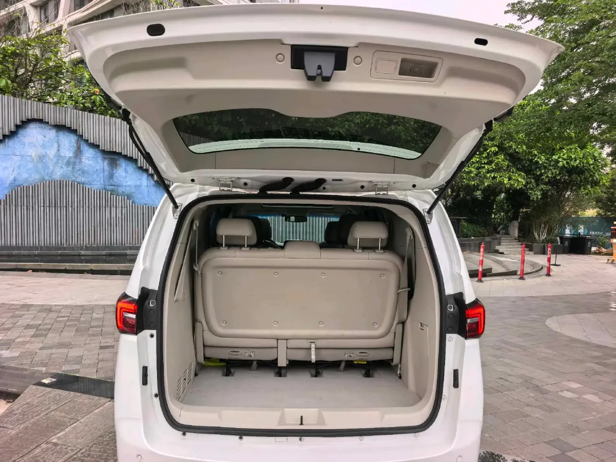 2022 Buick GL8 2.0T 237HP L4 9AT,autocango,china used car exporter,china ev exporter,chinese used car exporter,chinese used ev exporter