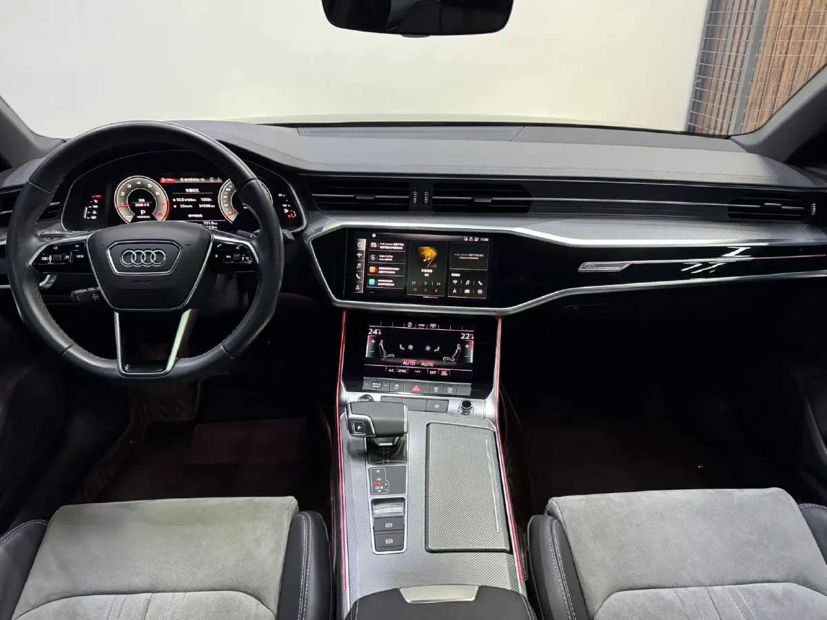 2022 Audi A6L 2.0T 224HP L4 7DCT,autocango,china used car exporter,china ev exporter,chinese used car exporter,chinese used ev exporter