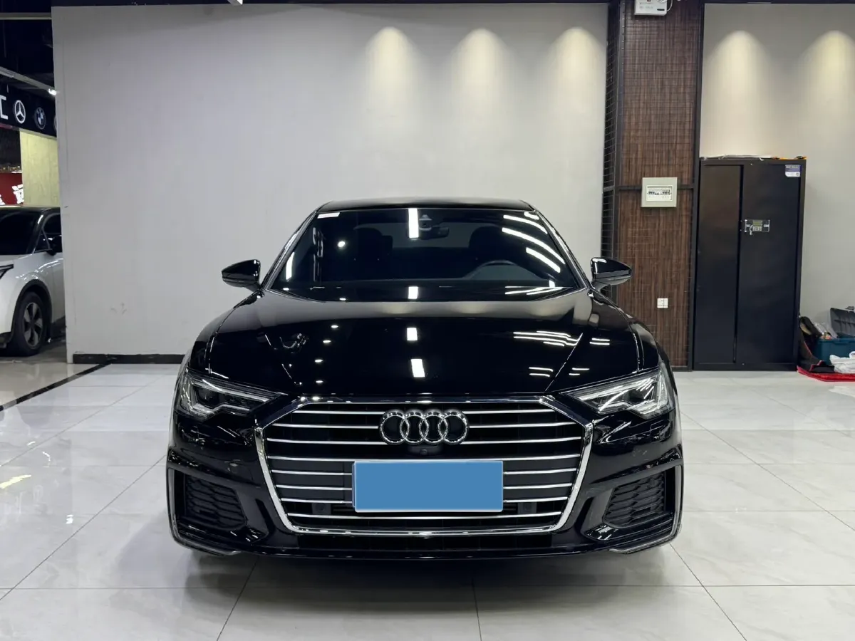 2022 Audi A6L 2.0T 224HP L4 7DCT,autocango,china used car exporter,china ev exporter,chinese used car exporter,chinese used ev exporter