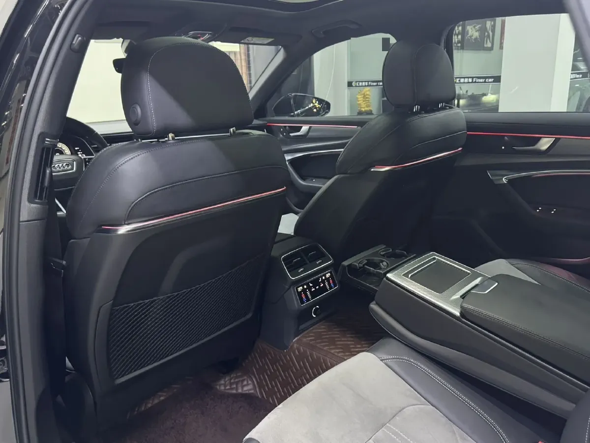 2022 Audi A6L 2.0T 224HP L4 7DCT,autocango,china used car exporter,china ev exporter,chinese used car exporter,chinese used ev exporter