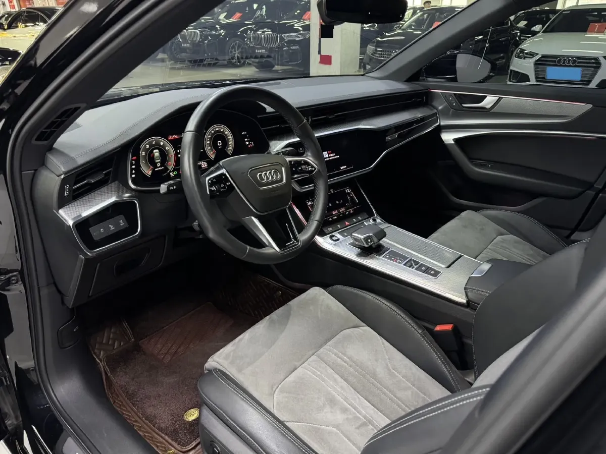 2022 Audi A6L 2.0T 224HP L4 7DCT,autocango,china used car exporter,china ev exporter,chinese used car exporter,chinese used ev exporter