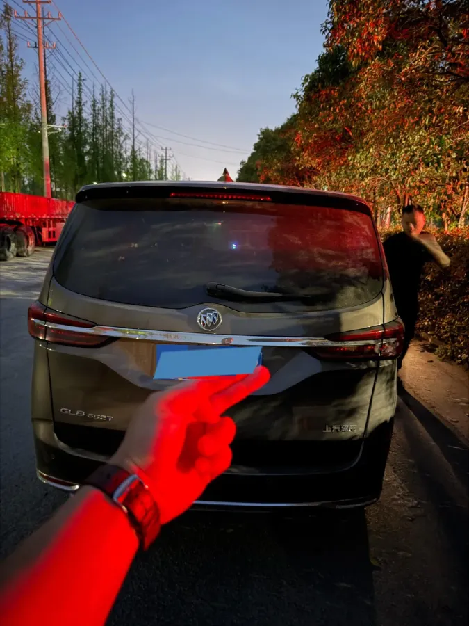 2022 Buick GL8 2.0T 237HP L4 9AT,autocango,china used car exporter,china ev exporter,chinese used car exporter,chinese used ev exporter