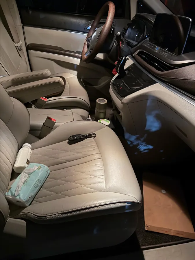 2022 Buick GL8 2.0T 237HP L4 9AT,autocango,china used car exporter,china ev exporter,chinese used car exporter,chinese used ev exporter