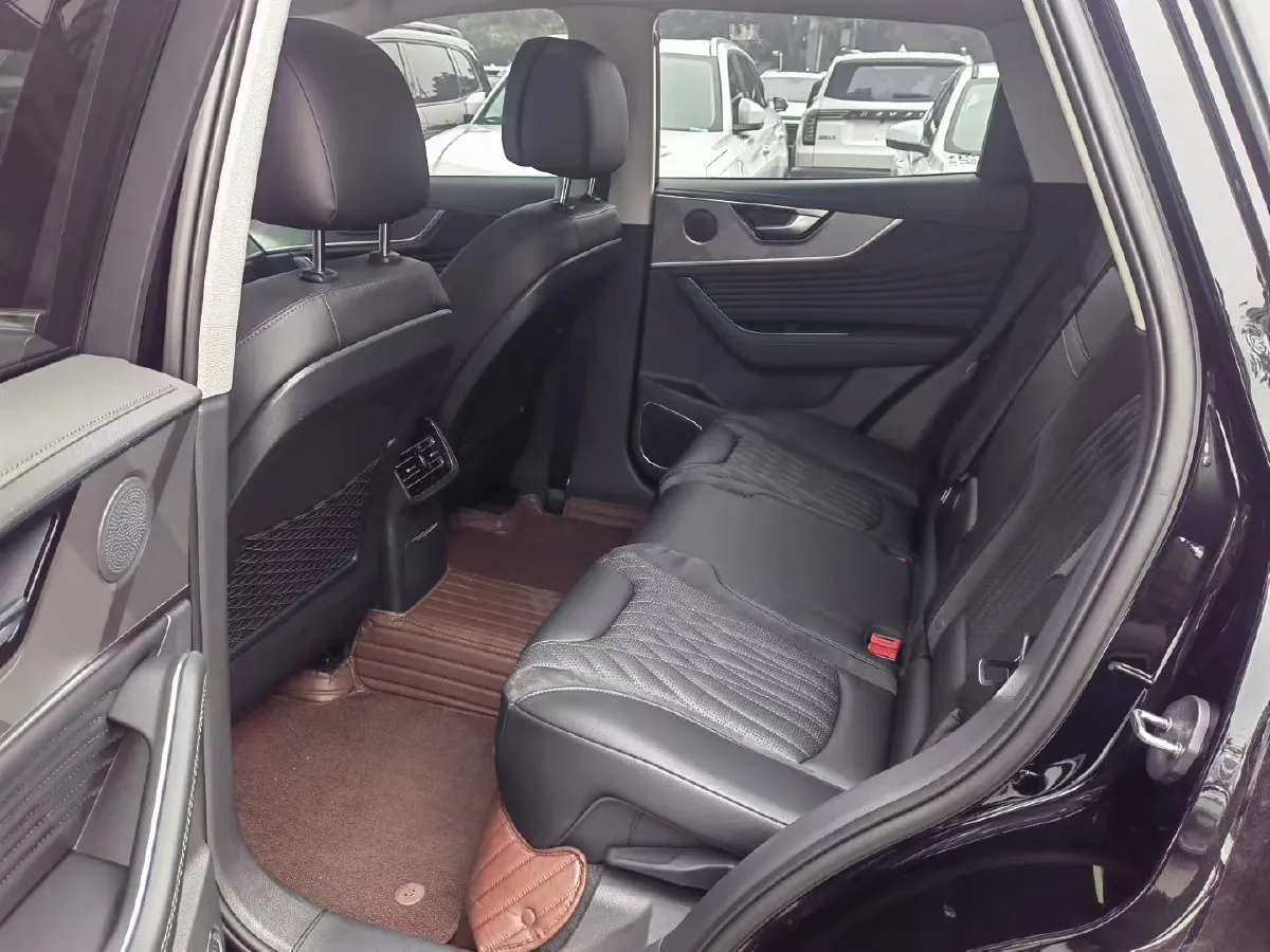 2023 HongQi HS5 2.0T 252HP L4 8AT,autocango,china used car exporter,china ev exporter,chinese used car exporter,chinese used ev exporter