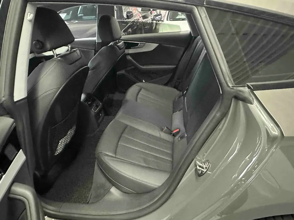 2024 Audi A5 2.0T 204HP L4 7DCT,autocango,china used car exporter,china ev exporter,chinese used car exporter,chinese used ev exporter