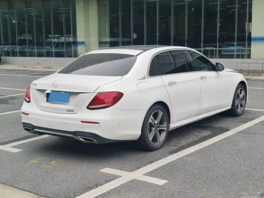 2020 Mercedes-Benz E Class 1.5T 184HP L4 9AT,autocango,china used car exporter,china ev exporter,chinese used car exporter,chinese used ev exporter