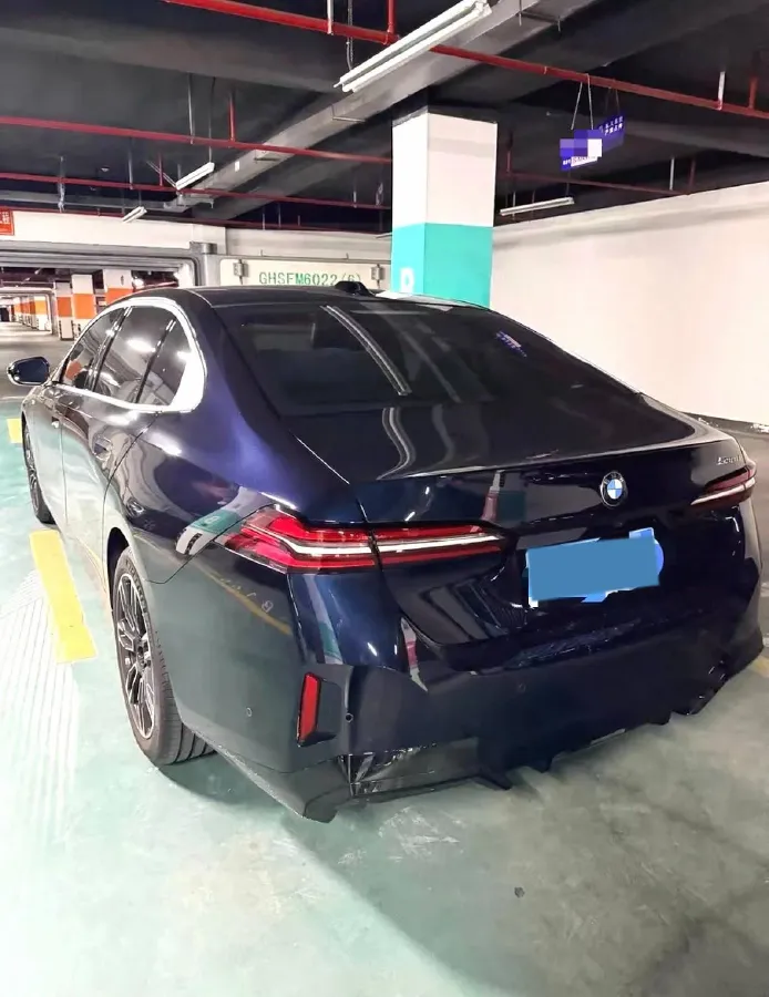 2024 BMW 5 Series 2.0T 258HP L4 8AT,autocango,china used car exporter,china ev exporter,chinese used car exporter,chinese used ev exporter